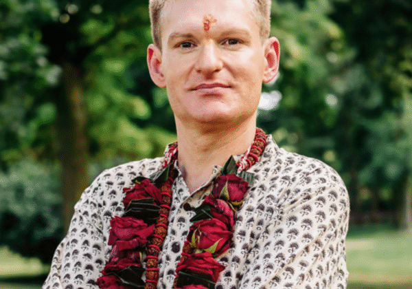 Kurs nauczycielski Hatha Vinyasa Jogi Gdańsk – praktyka grupowa w Instytucie Devi Sangam